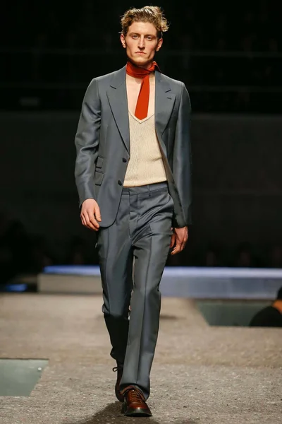 Look 37